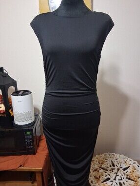 sofia by sofia vergara Black Cap-Sleeve Ruched Maxi Dress